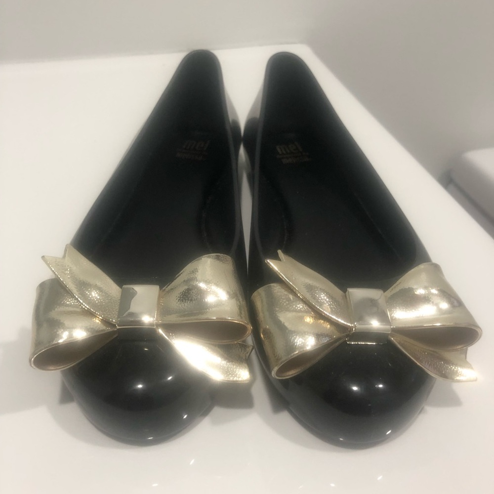 Authentic  Melissa Girls Shoes size 3